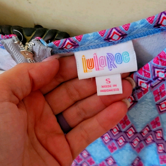 Lula Roe - Picture 2 of 5